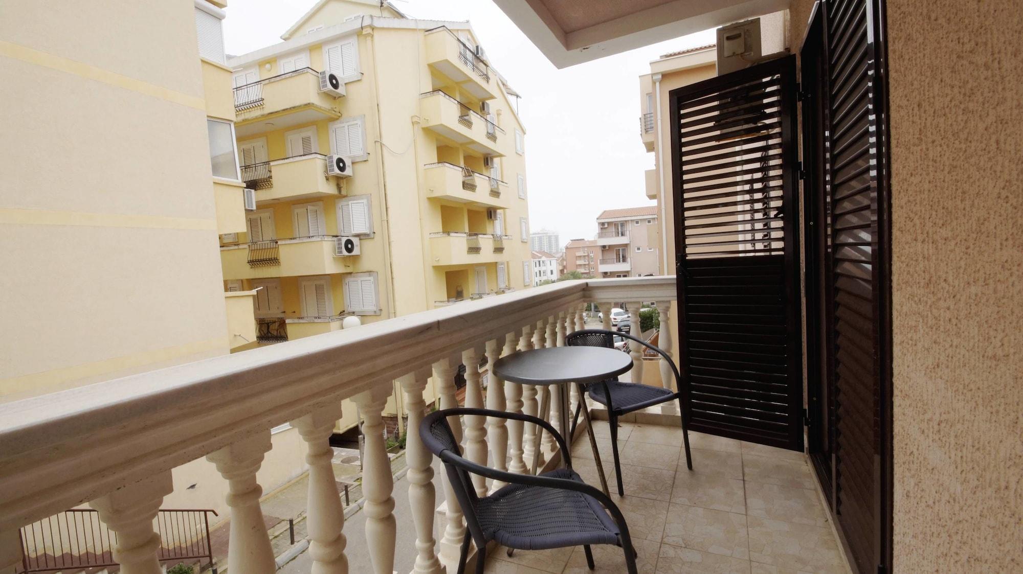 Glomazic Apartment *