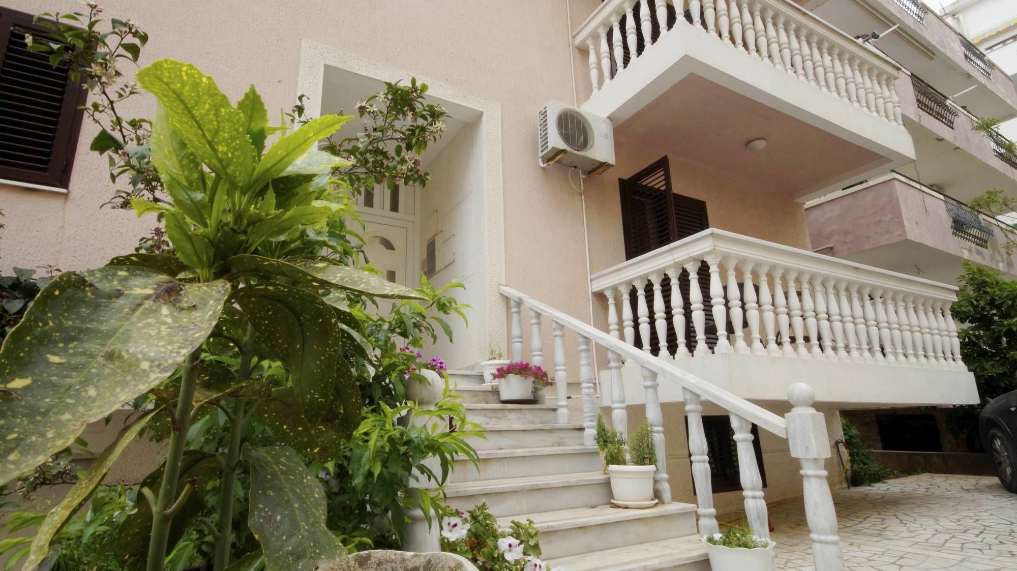 Glomazic Apartment