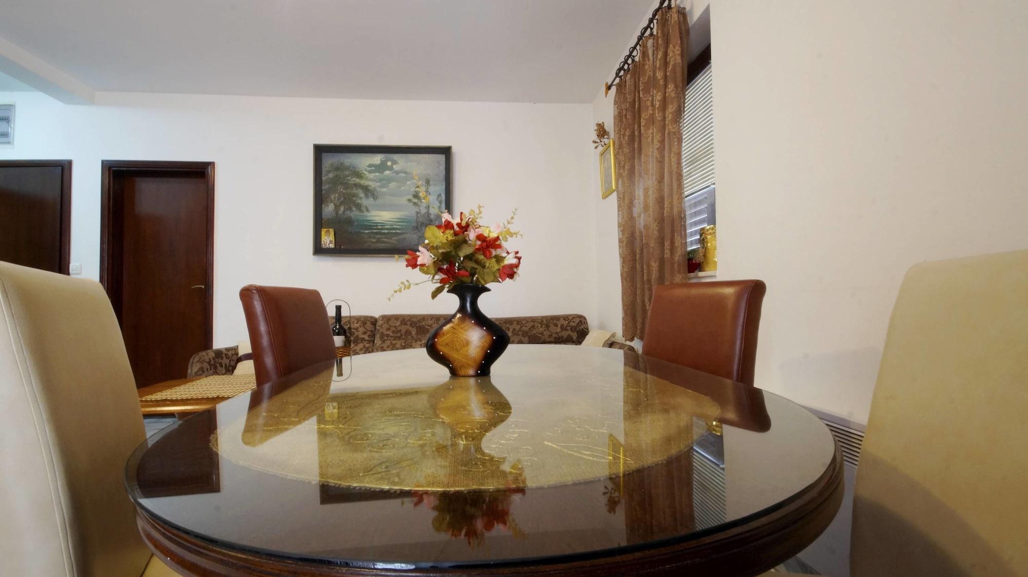Apartment Glomazic *
