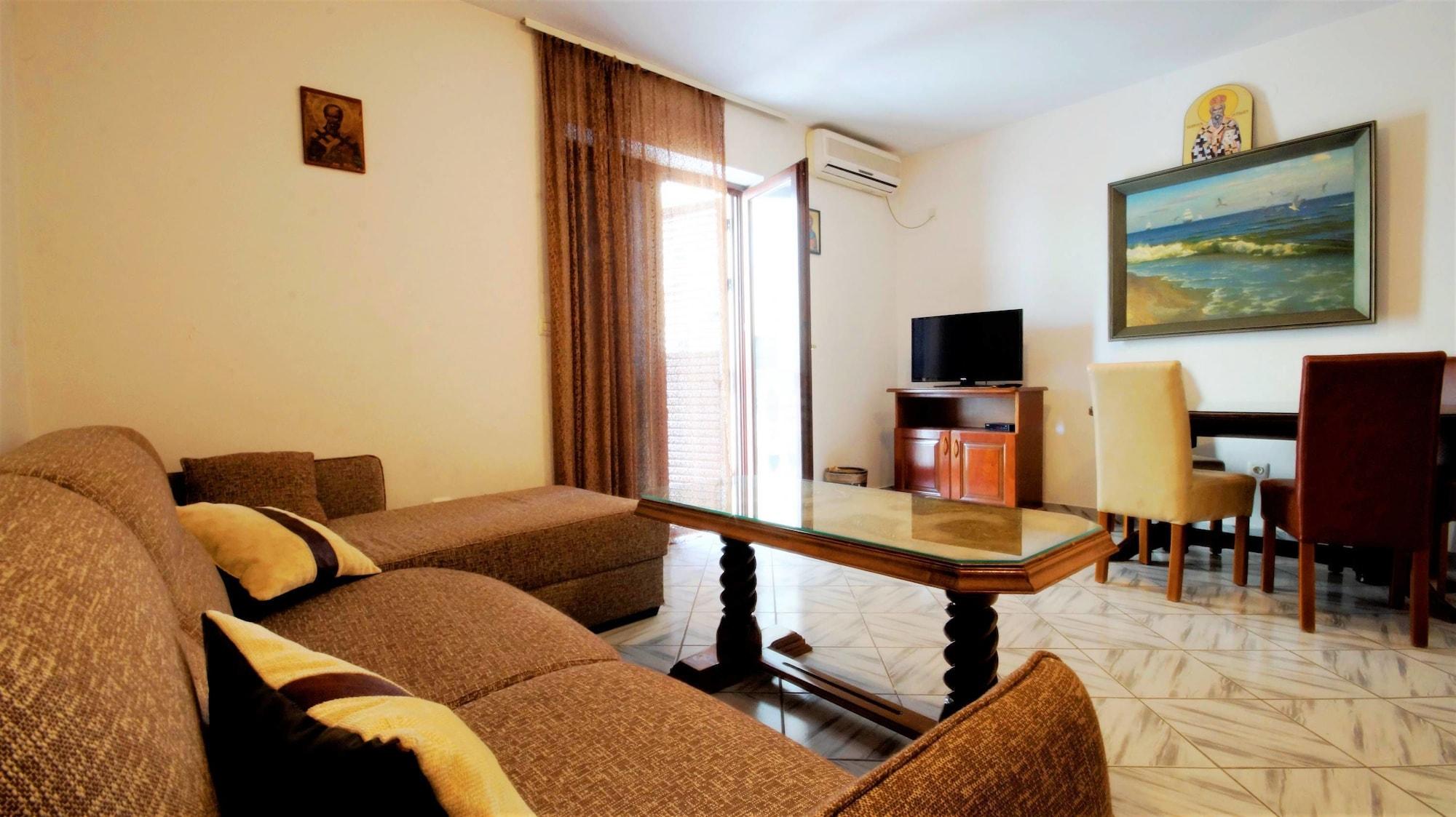 Apartment Glomazic *