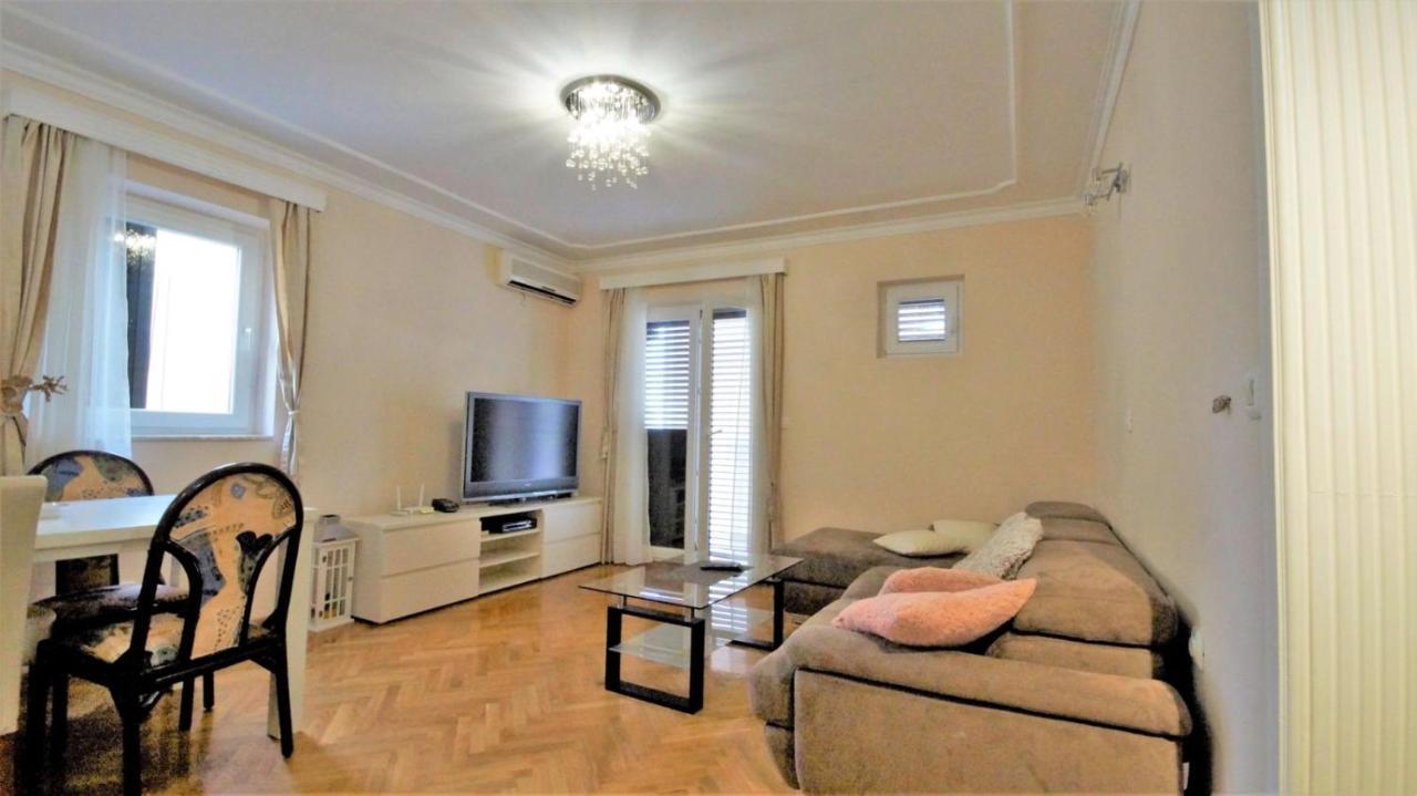 Glomazic Apartment *